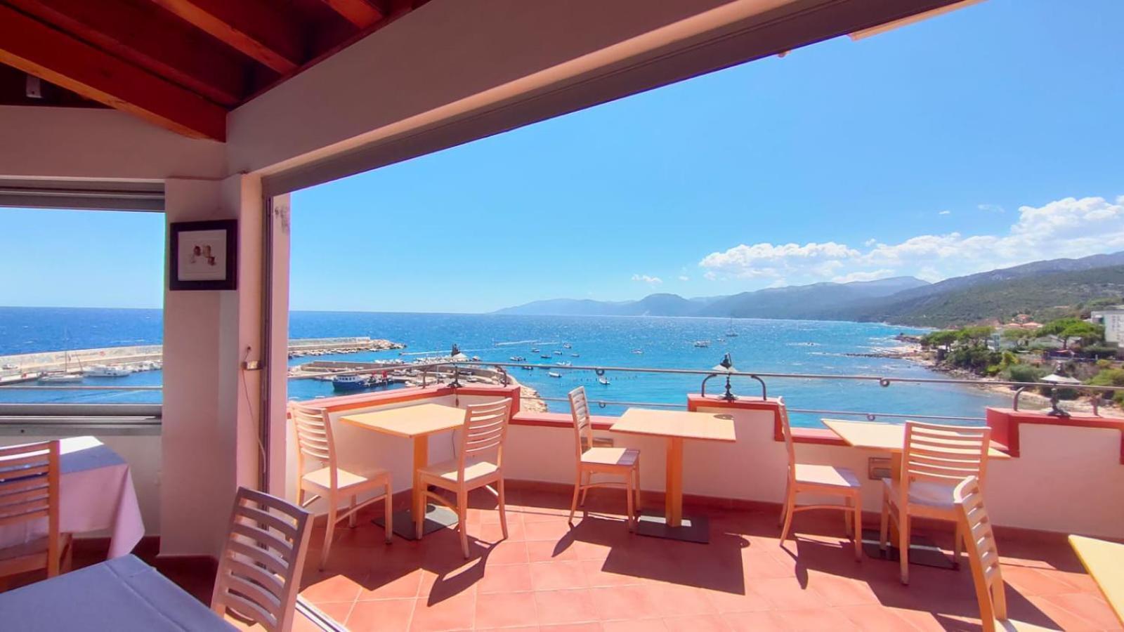 Bue Marino Hotel & Roof Lounge カーラゴノネ エクステリア 写真