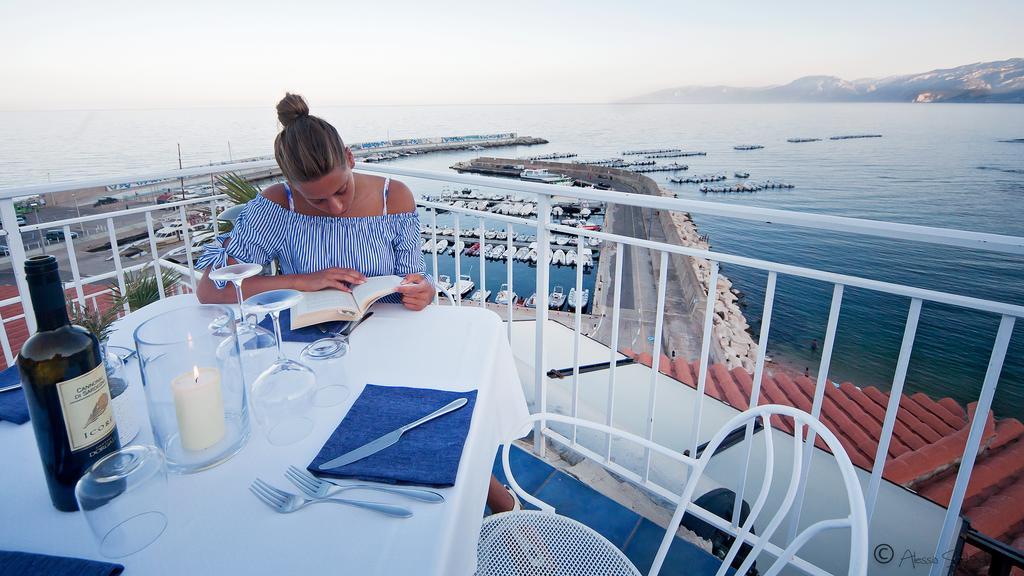 Bue Marino Hotel & Roof Lounge カーラゴノネ エクステリア 写真